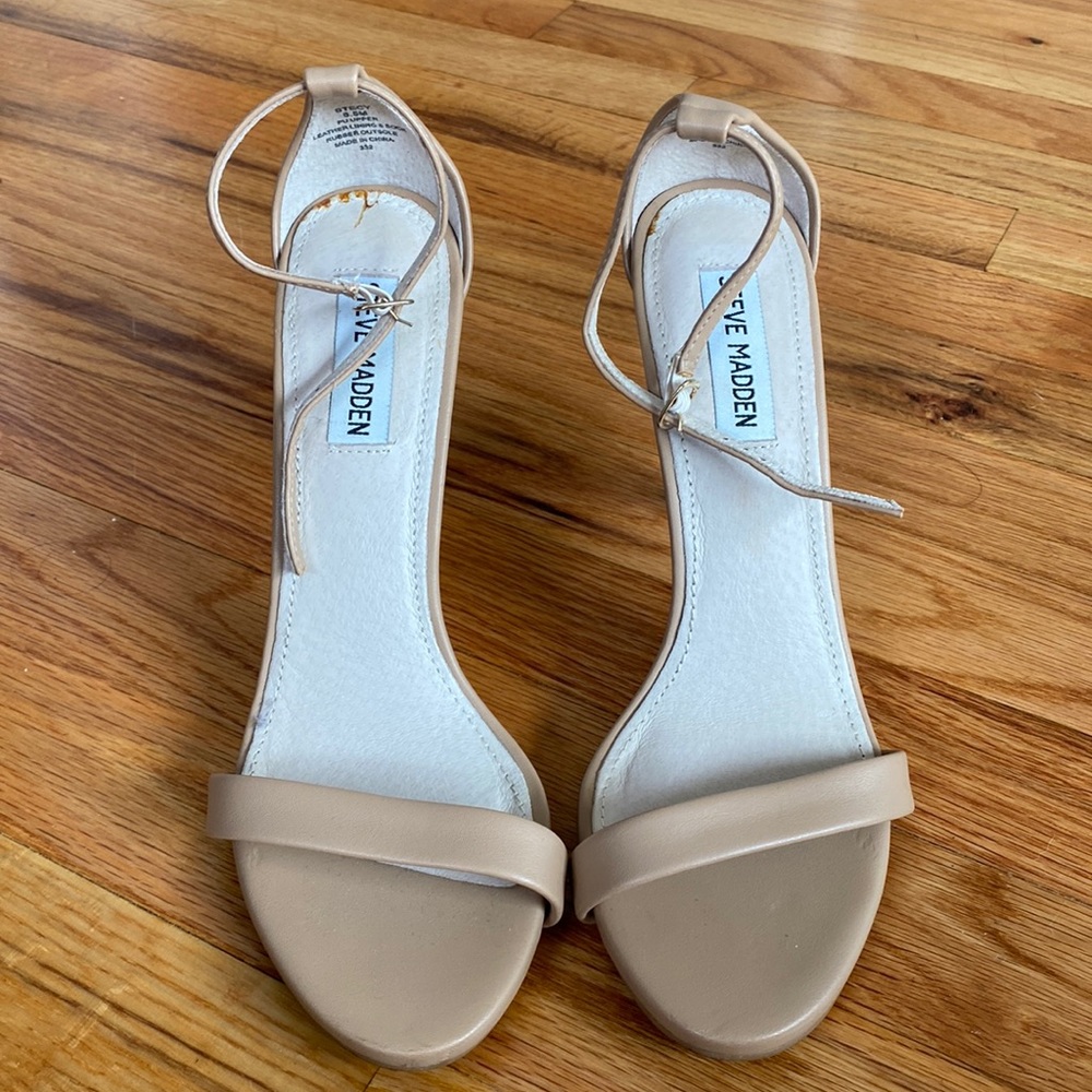Steve Madden Stecy 8.5 Ankle Strap Heels. Neutral.